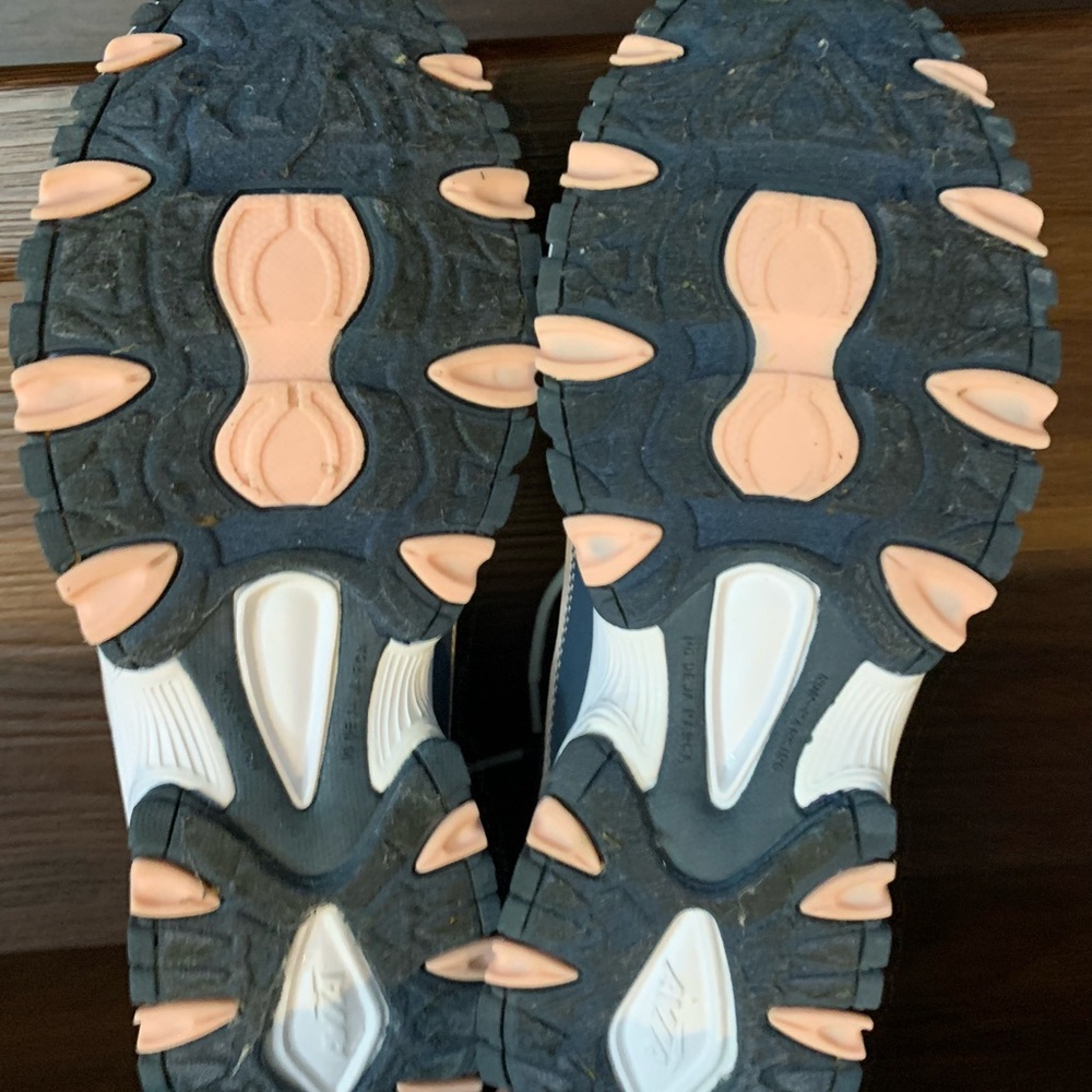 New Avia Women's Blue and Beige Athletic Shoes. Size 9.5 - Picture 7 of 10